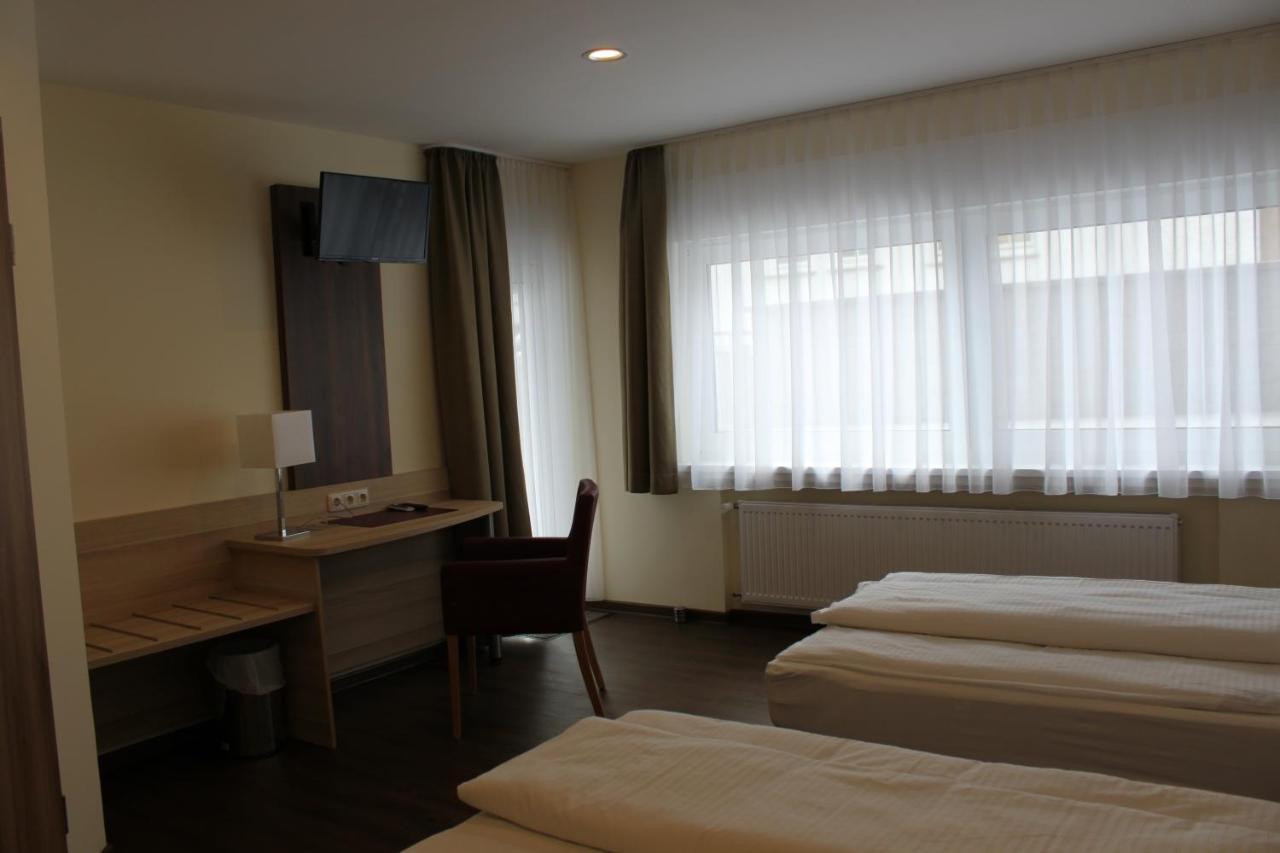 Gastehaus Anton Ξενοδοχείο Oberursel Εξωτερικό φωτογραφία