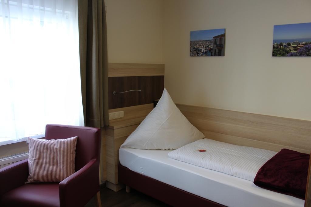 Gastehaus Anton Ξενοδοχείο Oberursel Εξωτερικό φωτογραφία