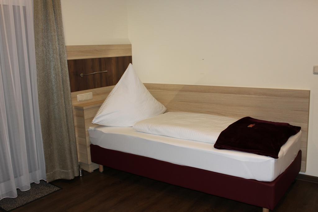 Gastehaus Anton Ξενοδοχείο Oberursel Εξωτερικό φωτογραφία